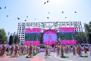 Наманганда Халқаро «Гуллар фестивали» бошланди: бетакрор ва мафтункор шаҳар миллионлаб меҳмонларни кутиб олмоқда!