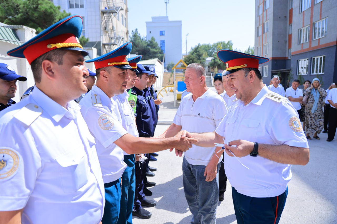 Наманганда ички ишлар ходимларига замонавий уй-жойлар топширилди