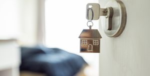 Энди уйда яшамайдиган шахсларни рўйхатдан чиқариб юбориш мумкин